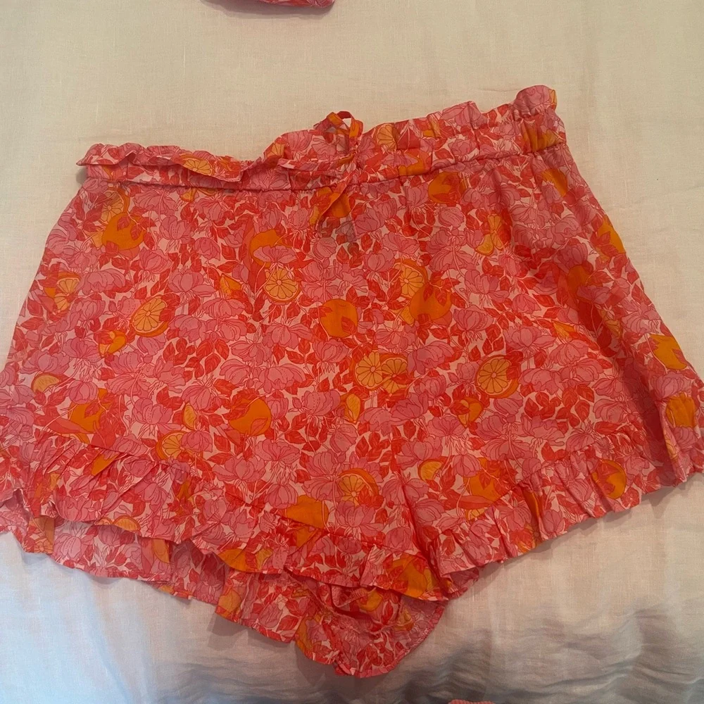 JCREW Ruffle Beach Short - Picture 2 of 3